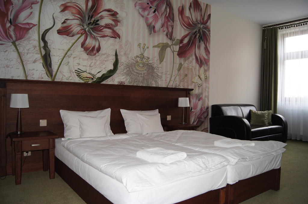 Hotel Neo Międzyrzecz Zimmer foto