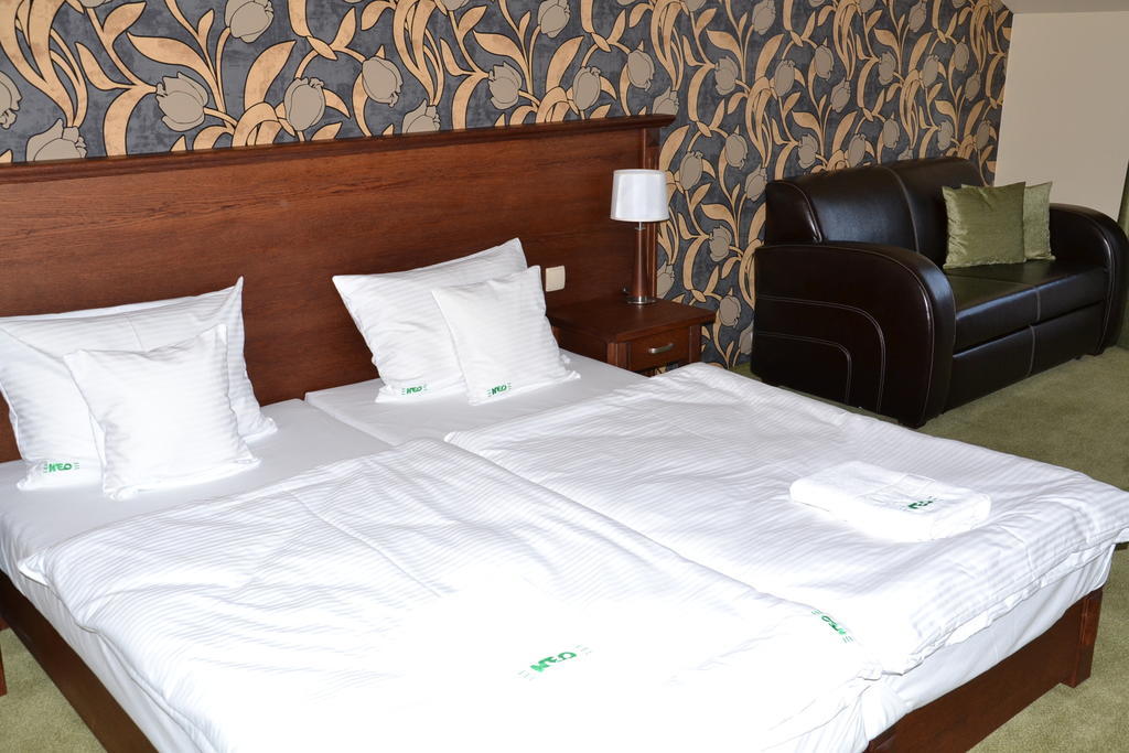 Hotel Neo Międzyrzecz Zimmer foto