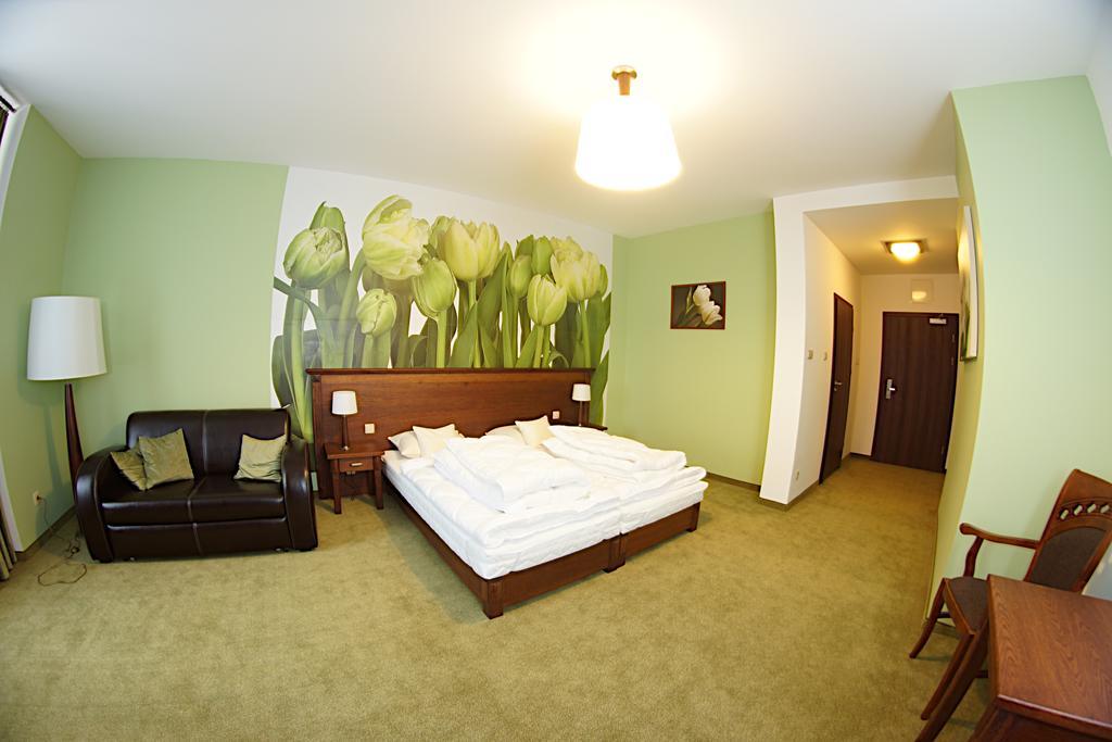 Hotel Neo Międzyrzecz Zimmer foto