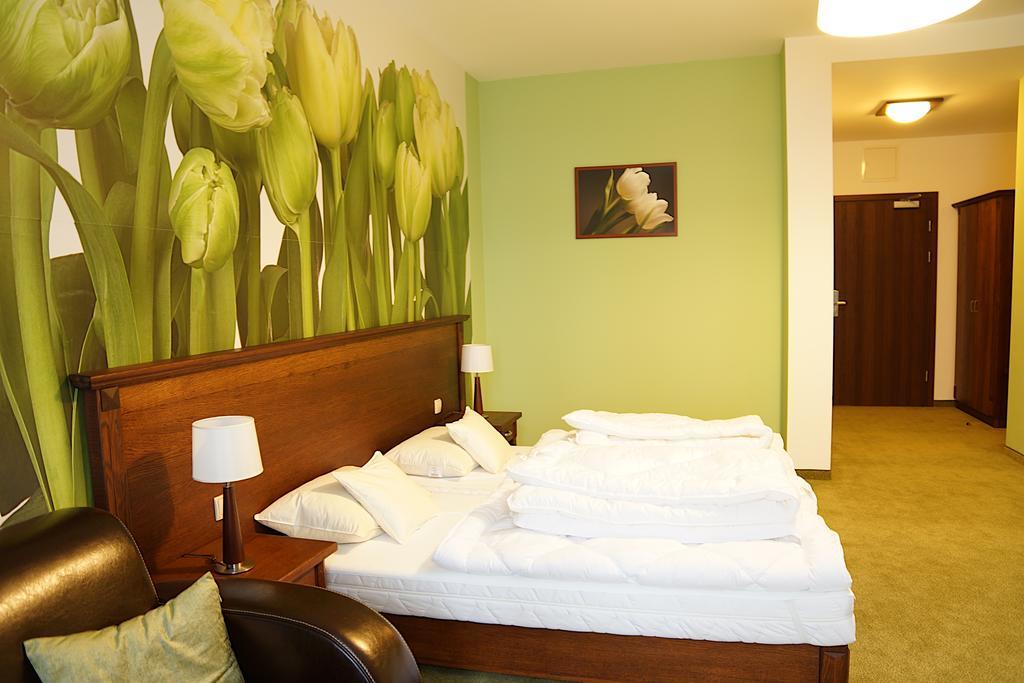 Hotel Neo Międzyrzecz Zimmer foto